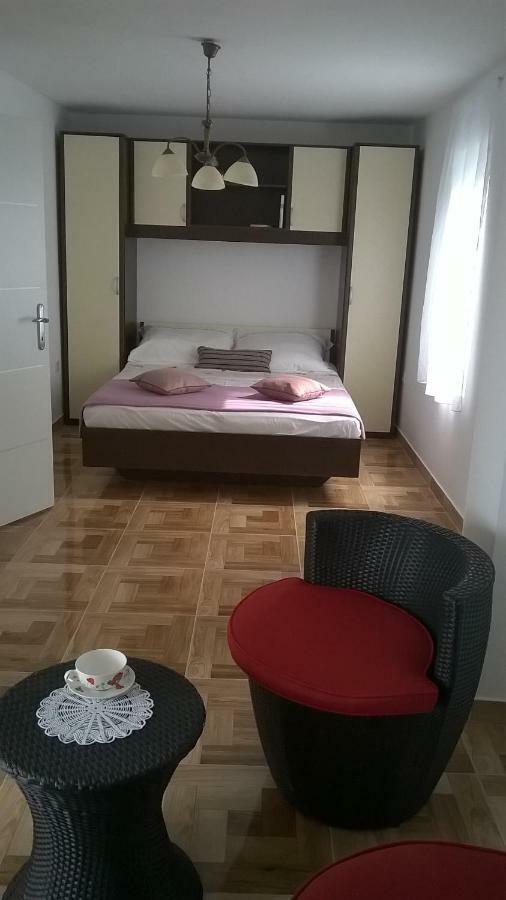 Varazdinci Rogoznica  Buitenkant foto